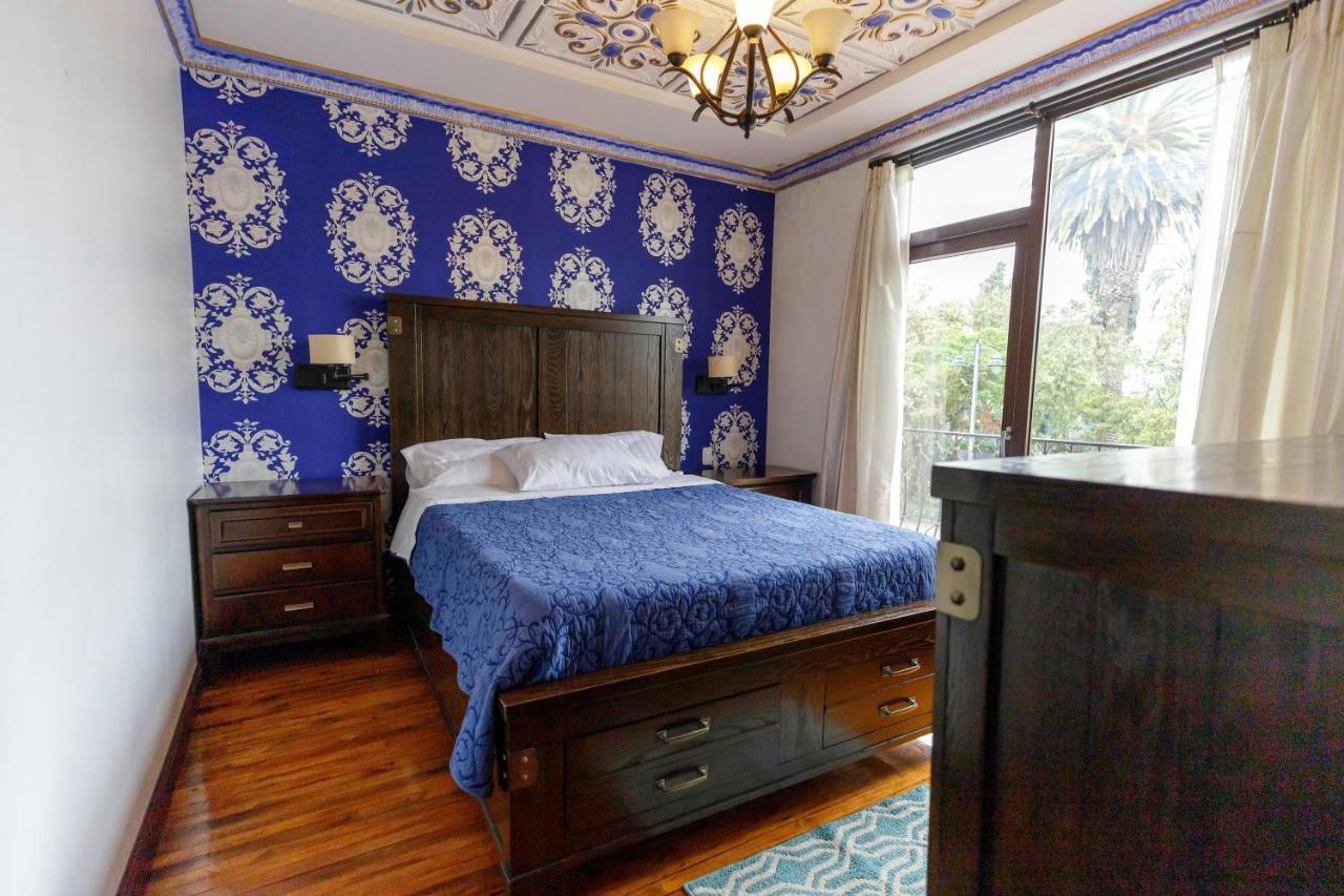 Hotel Azul De La Plaza By Chat Noir Cuenca Exteriör bild