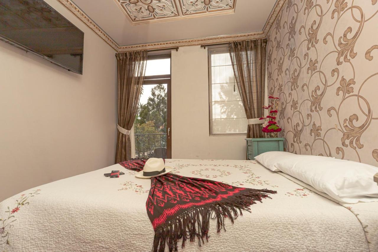 Hotel Azul De La Plaza By Chat Noir Cuenca Exteriör bild