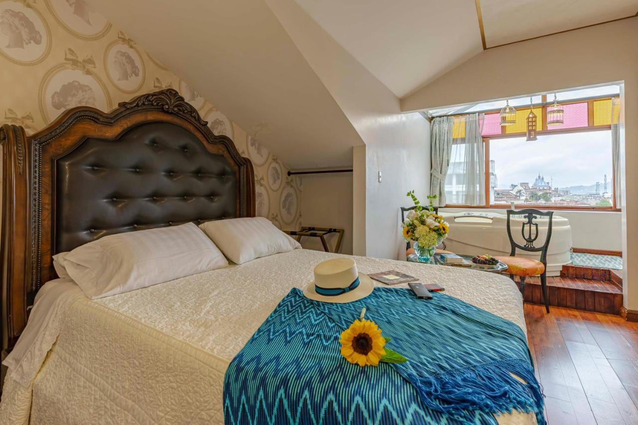 Hotel Azul De La Plaza By Chat Noir Cuenca Exteriör bild