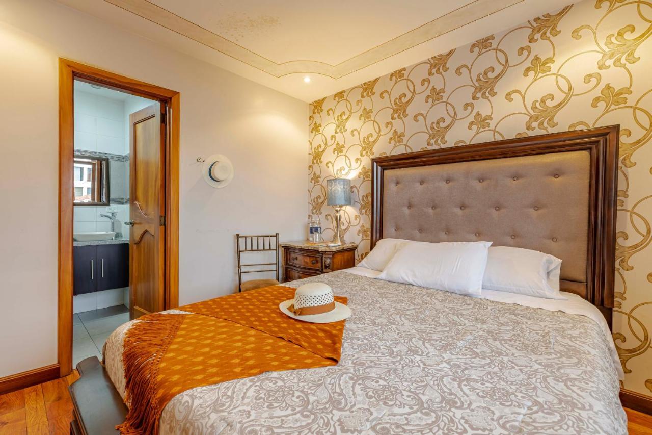 Hotel Azul De La Plaza By Chat Noir Cuenca Exteriör bild