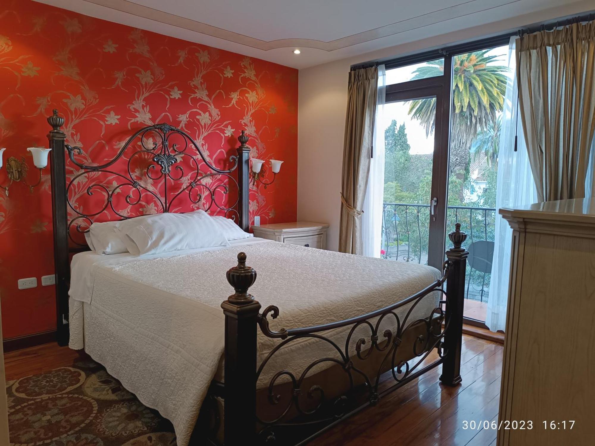 Hotel Azul De La Plaza By Chat Noir Cuenca Exteriör bild